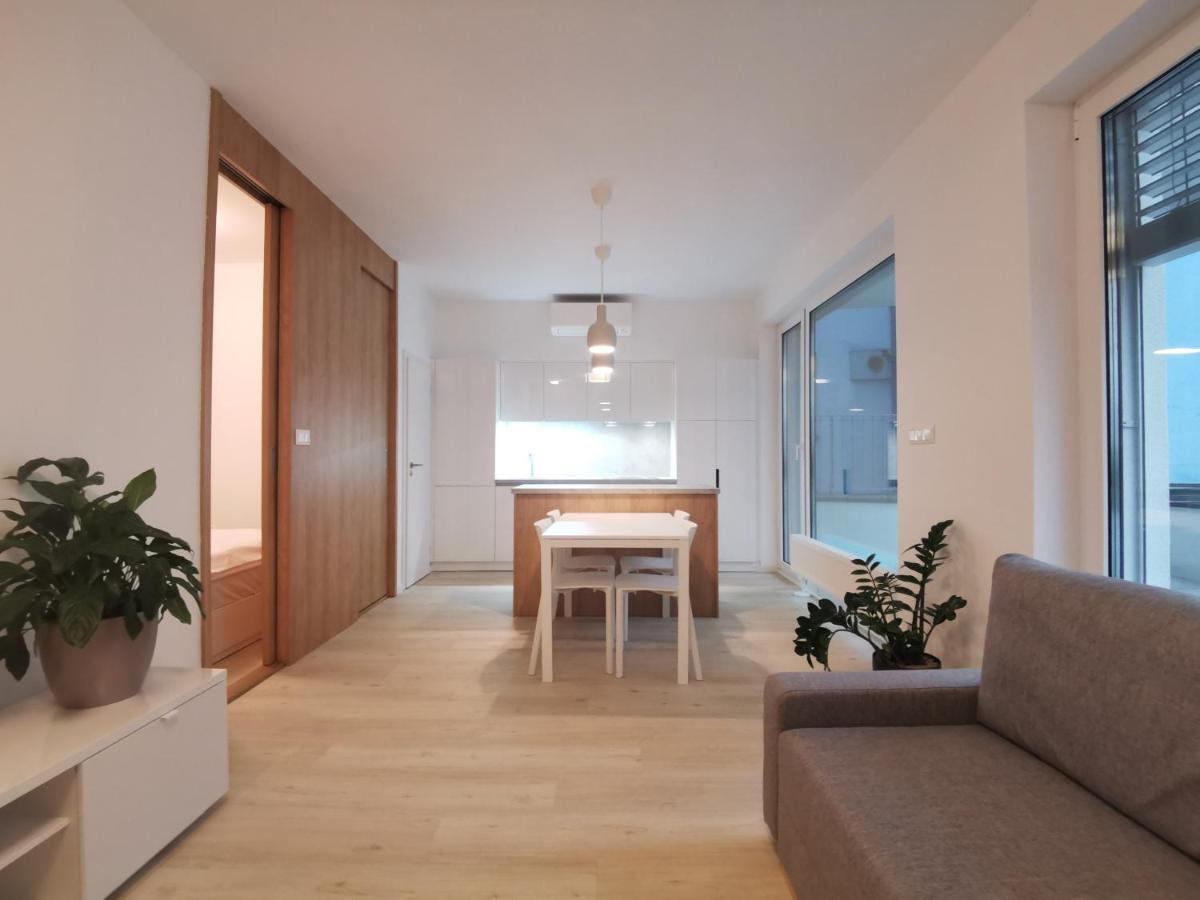 City Castle Apartments Free Parking Bratysława Zewnętrze zdjęcie
